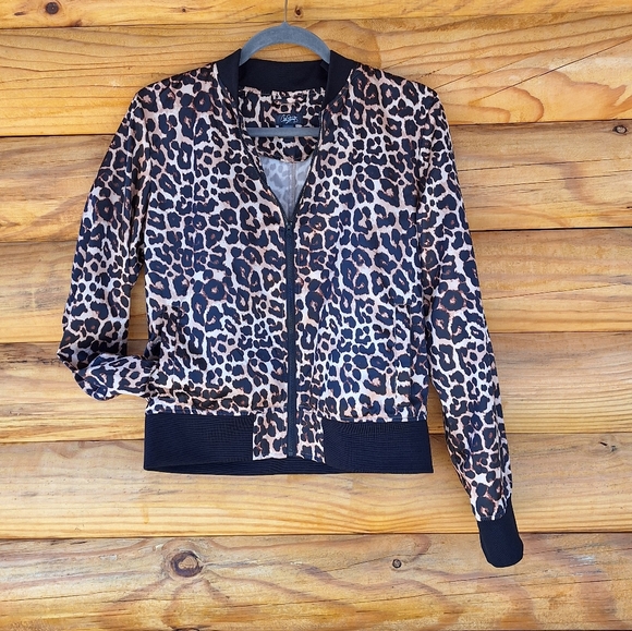 Cropped Cheetah Jacket - Picture 2 of 15